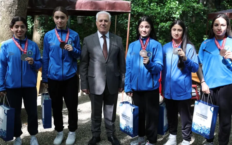 Başkan Bozbey, Bursa’nın gururlarıyla buluştu