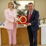 Birleşik Krallık Türkiye Büyükelçisi Başkan Muhittin Böcek’i ziyaret etti