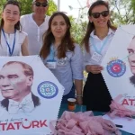 Bodrum’da Atatürk uçurtmaları gökyüzünü süsledi
