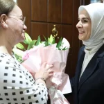 Devlet korumasındaki çocukların gönüllü annesine Bakan Göktaş’tan ziyaret