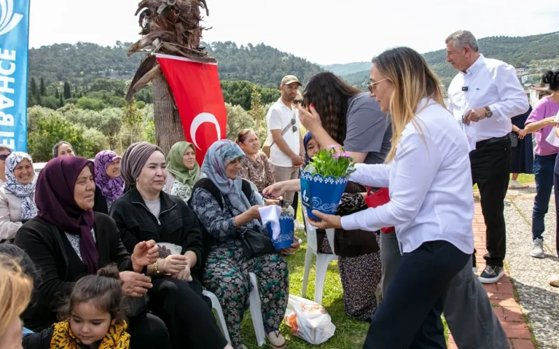 Güzelbahçeli anneler kahvaltıda buluştu