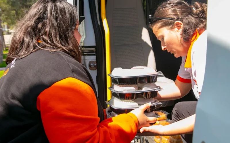 İzmir’de taziye evlerine yemek hizmetine başladı