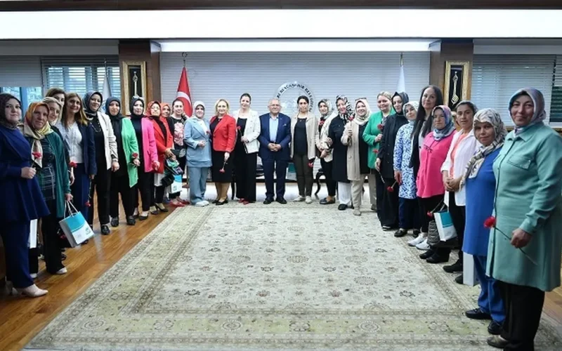 Kayseri Büyükşehir’den kadın muhtarlara Anneler Günü toplantısı