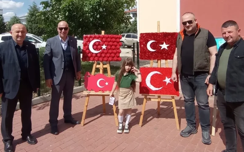 Keşan Raşit Efendi İlkokulu’nda kermes ve resim sergisi coşkusu