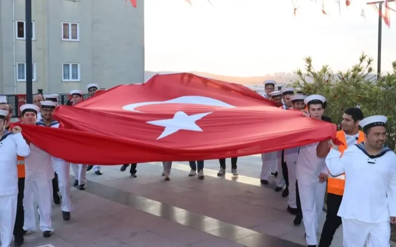 Kocaeli Çayırova’nın özel askerlerine kına gecesi